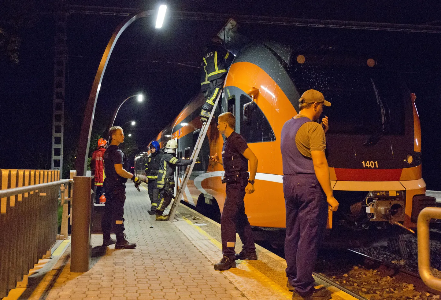 Nõmmel põles uus elektrirong.