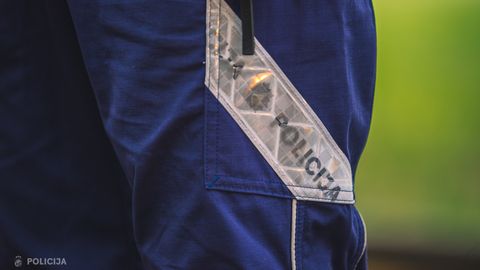 Aizdomās par dienesta stāvokļa izmantošanu aizturēti vēl pieci policisti