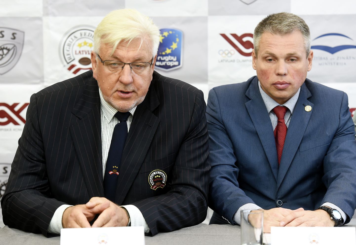 Latvijas Regbija federācijas (LRF) prezidents Aivars Pilenieks (no kreisās) un LRF ģenerālsekretārs Oļegs Voroņins