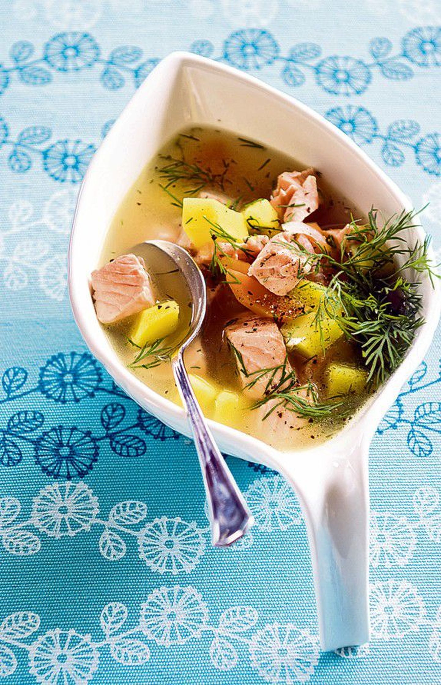 Рыбный суп с лососем