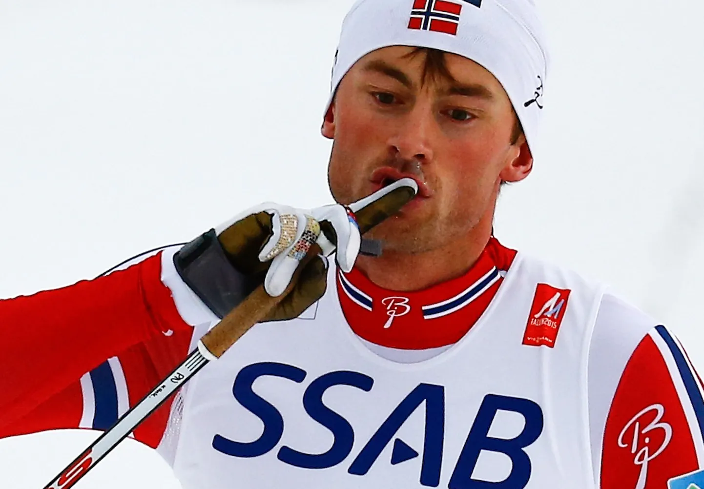 Kui Petter Northugil avaneb võimalus rootslasi torkida, ei jäta ta seda tegemata.