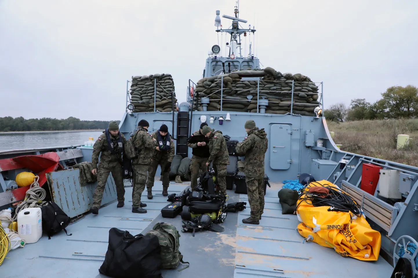Poola mereväe tuukrid operatsiooniks valmistumas.