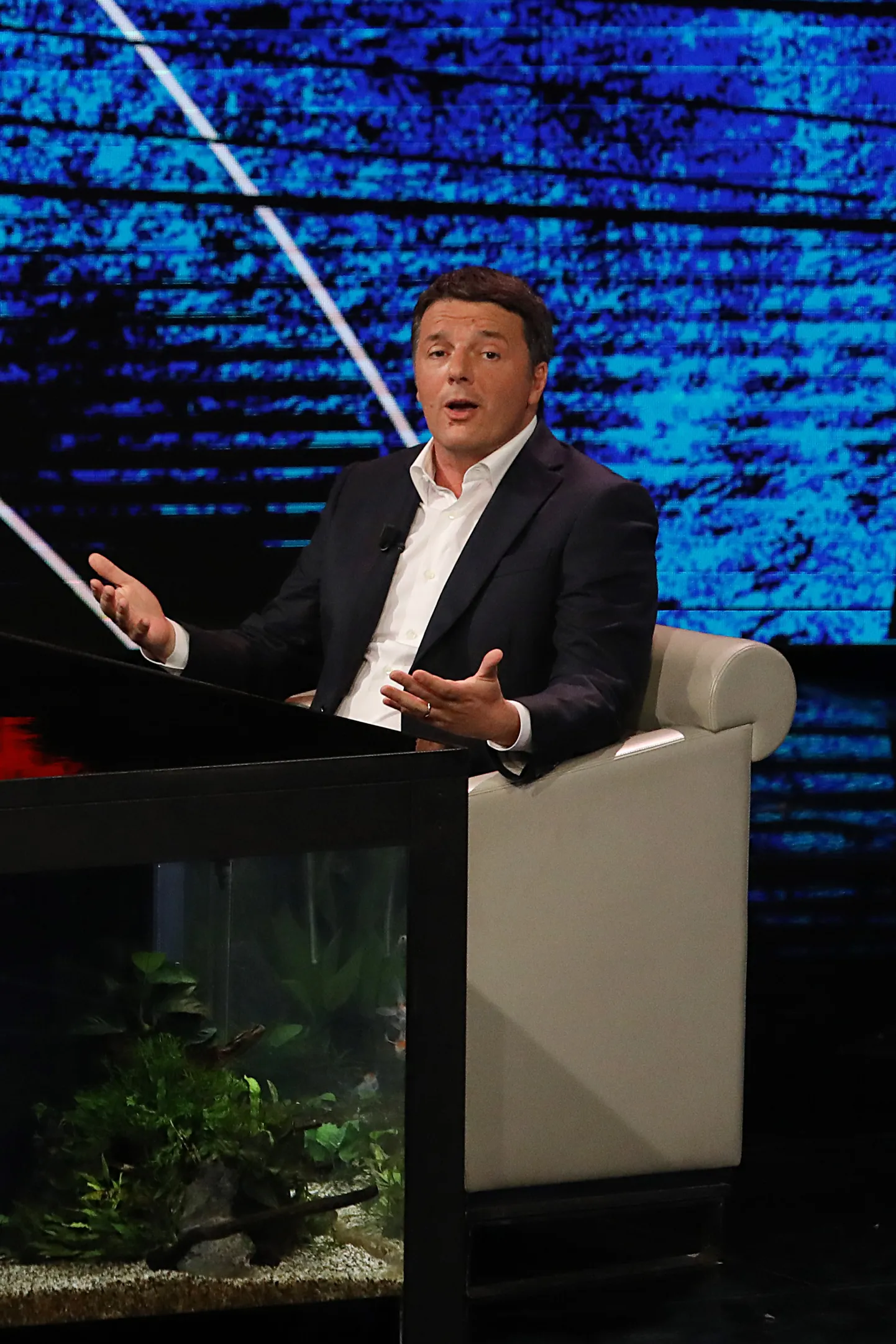 Matteo Renzi pühapäeva õhtul telekanali RAI stuudios.