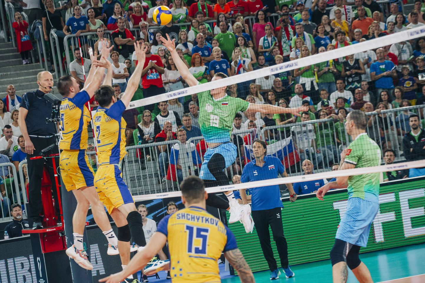Venemaa asemel MMile pääsenud Ukraina langes konkurentsist veerandfinaalis, kus jäi alla Sloveeniale.