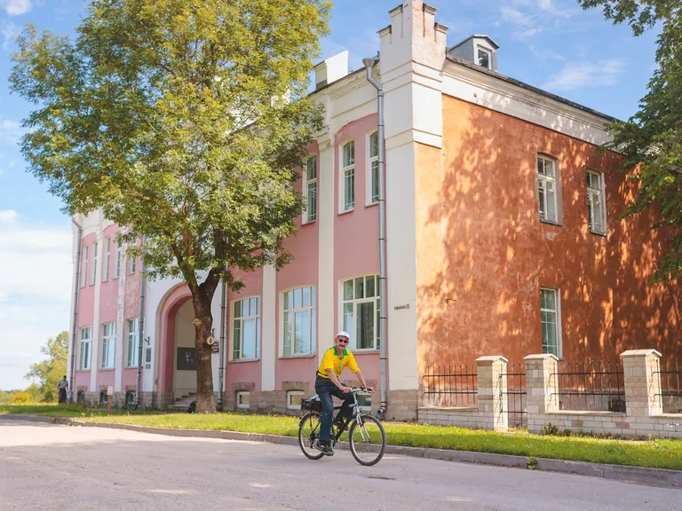 Творческий центр на ул. Вабадузе, 20 в Нарве.
