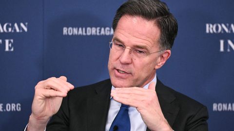 Rutte eitab spekulatsioone USA NATOst lahkumise kohta
