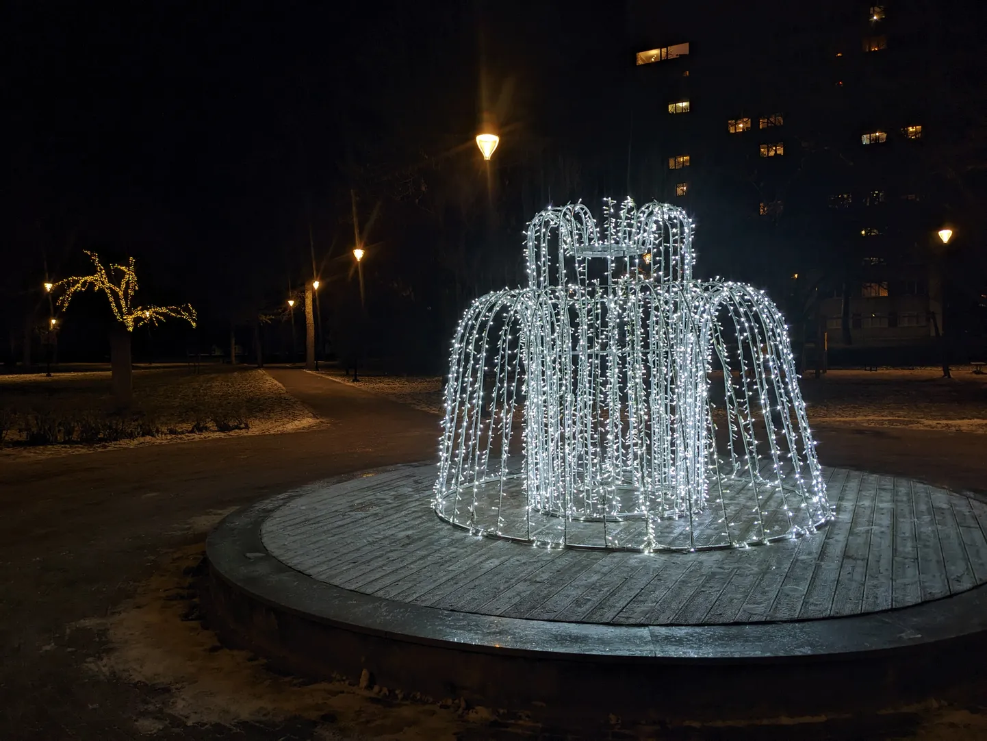 Paide Lembitu pargi jõuluvalgustus