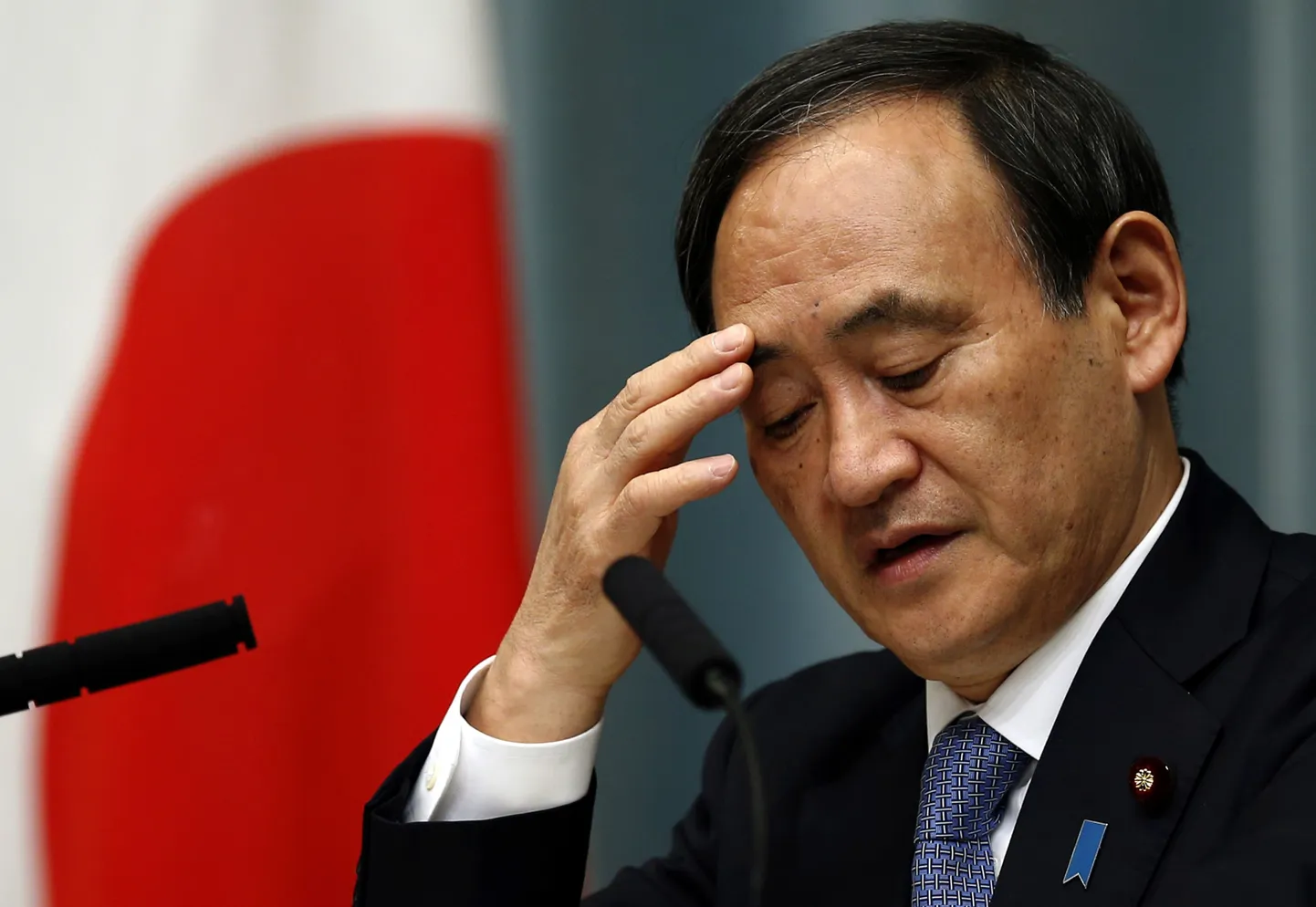 Jaapani valitsuse esindaja Yoshihide Suga.
