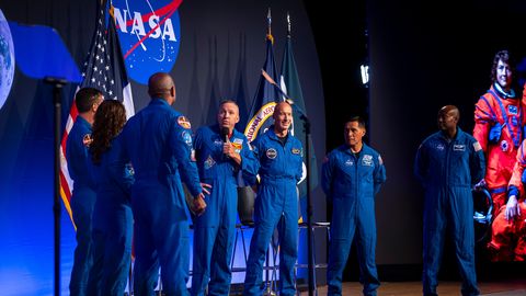NASA reprezentē "Artemis III" apkalpi