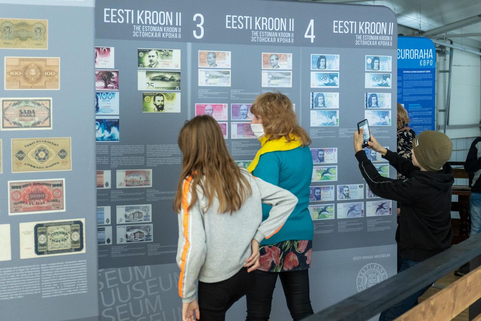 Rändnäitus “Eesti raha margast kroonini” ja “Euroraha” tutvustab Eesti raha ajalugu.