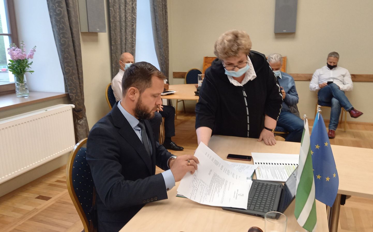 Jelena Bezvoditskaja andis Aleksei Naumkinile neljapäeval üle tema umbusaldamise avalduse.