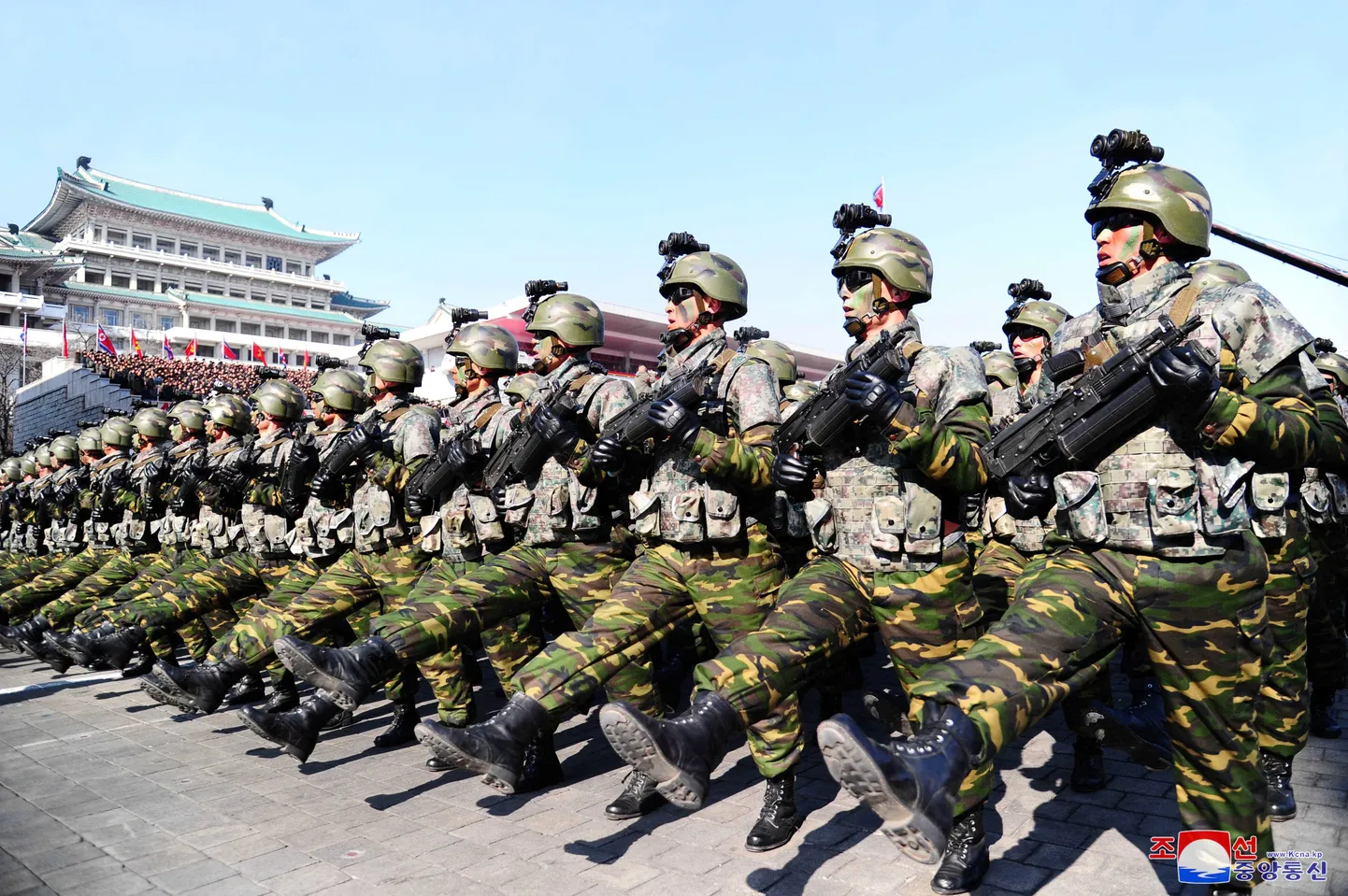 Paraad Pyongyangis.