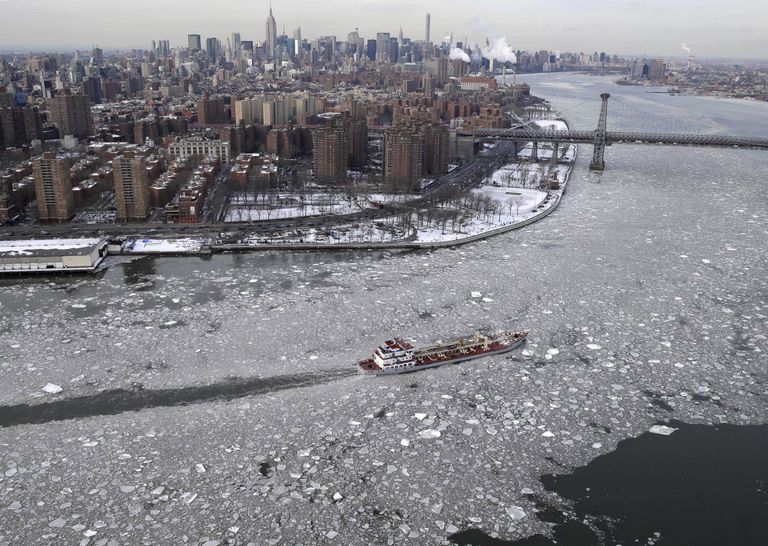 Paadisõit talvisel Hudsoni jõel