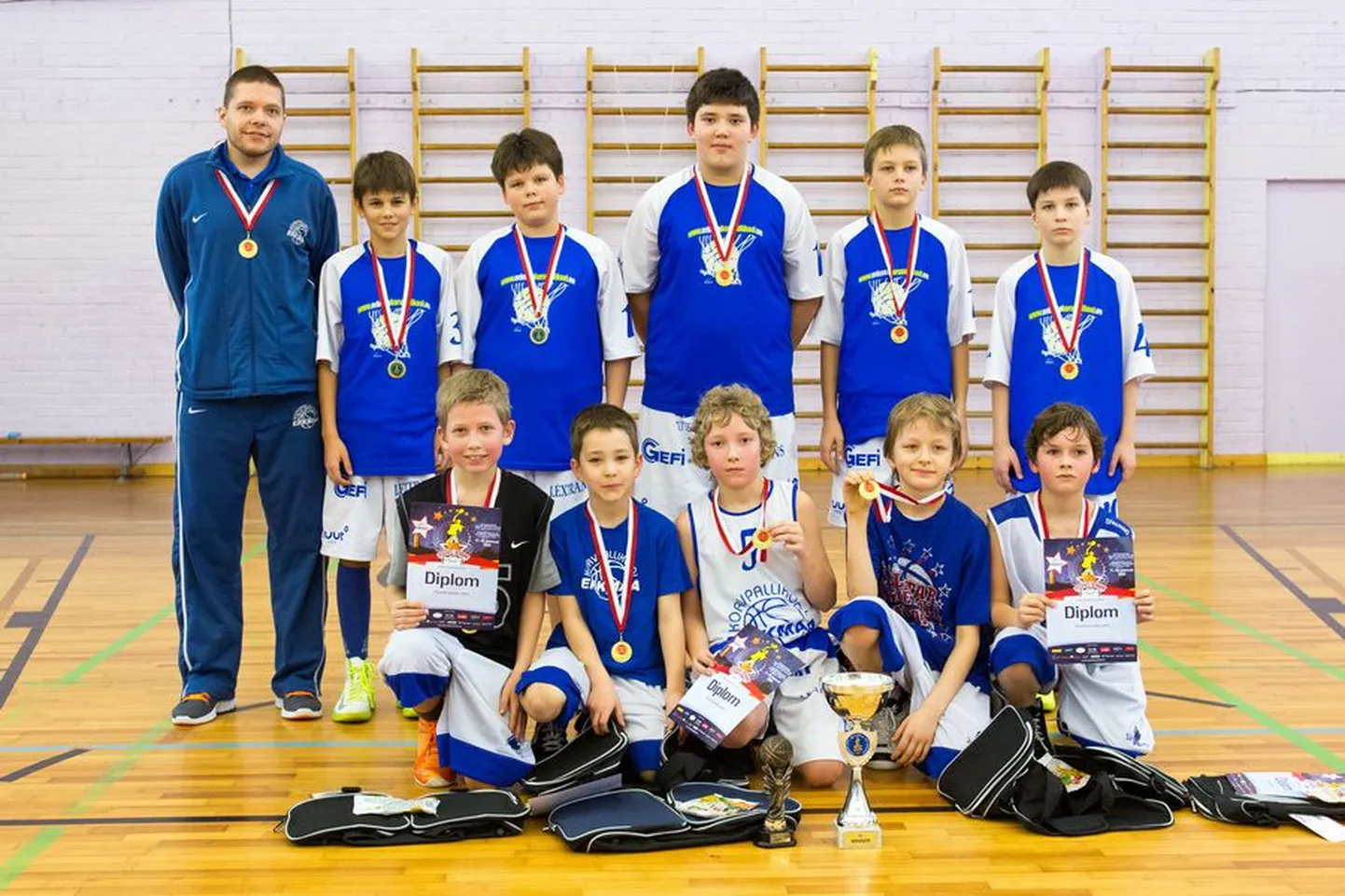 Treener Gert Prantsi juhendatav meeskond mängis koosseisus:
Kerr Kriisa, Reio Sillapuu, Peeter Toomas Tael, Kaspar Kitsing, Patrik
Peemot, Christofer Kalda, Sten-Eric Käämer, Martin Lutsar, Sander Pärn,
Uku Sõrmus.