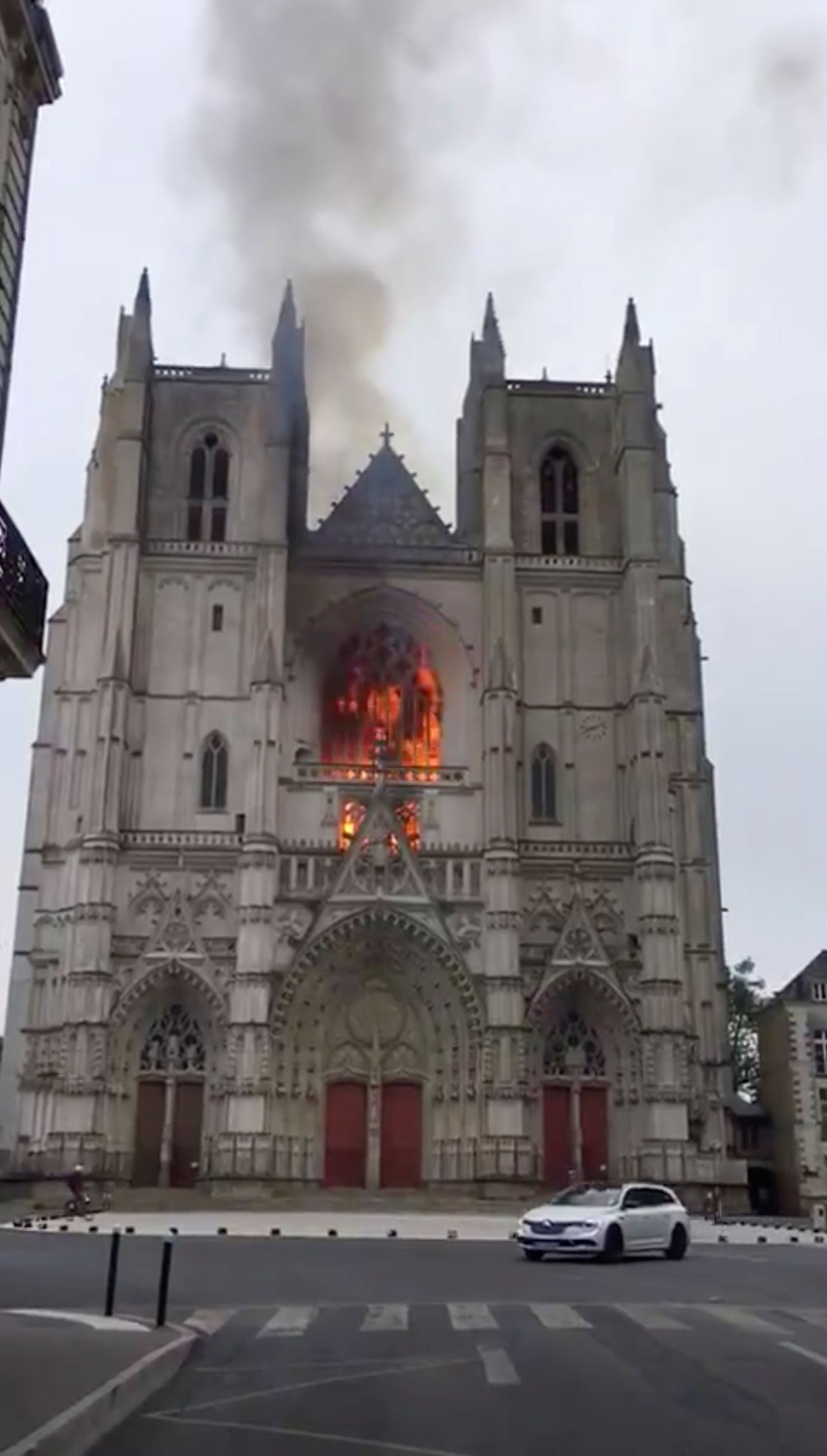Tulekahju Nantes'i katedraalis.