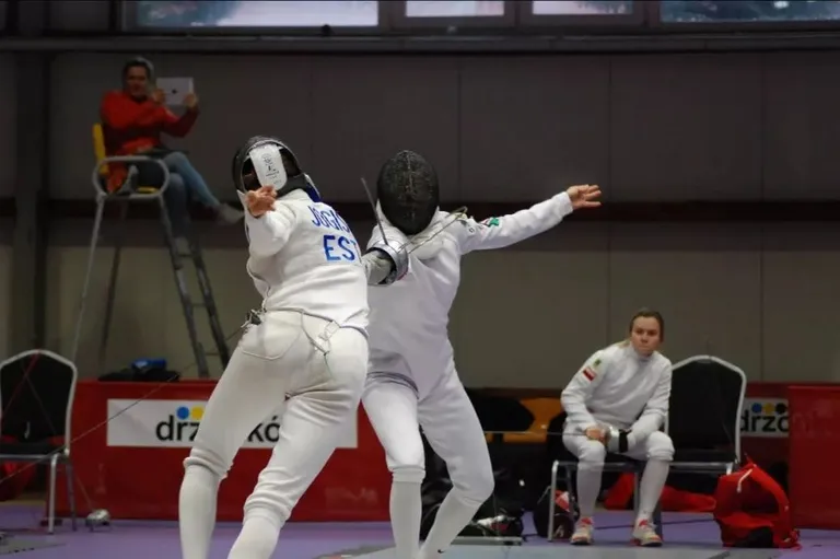 Johanna Maria Jõgisu vehklemisrajal.