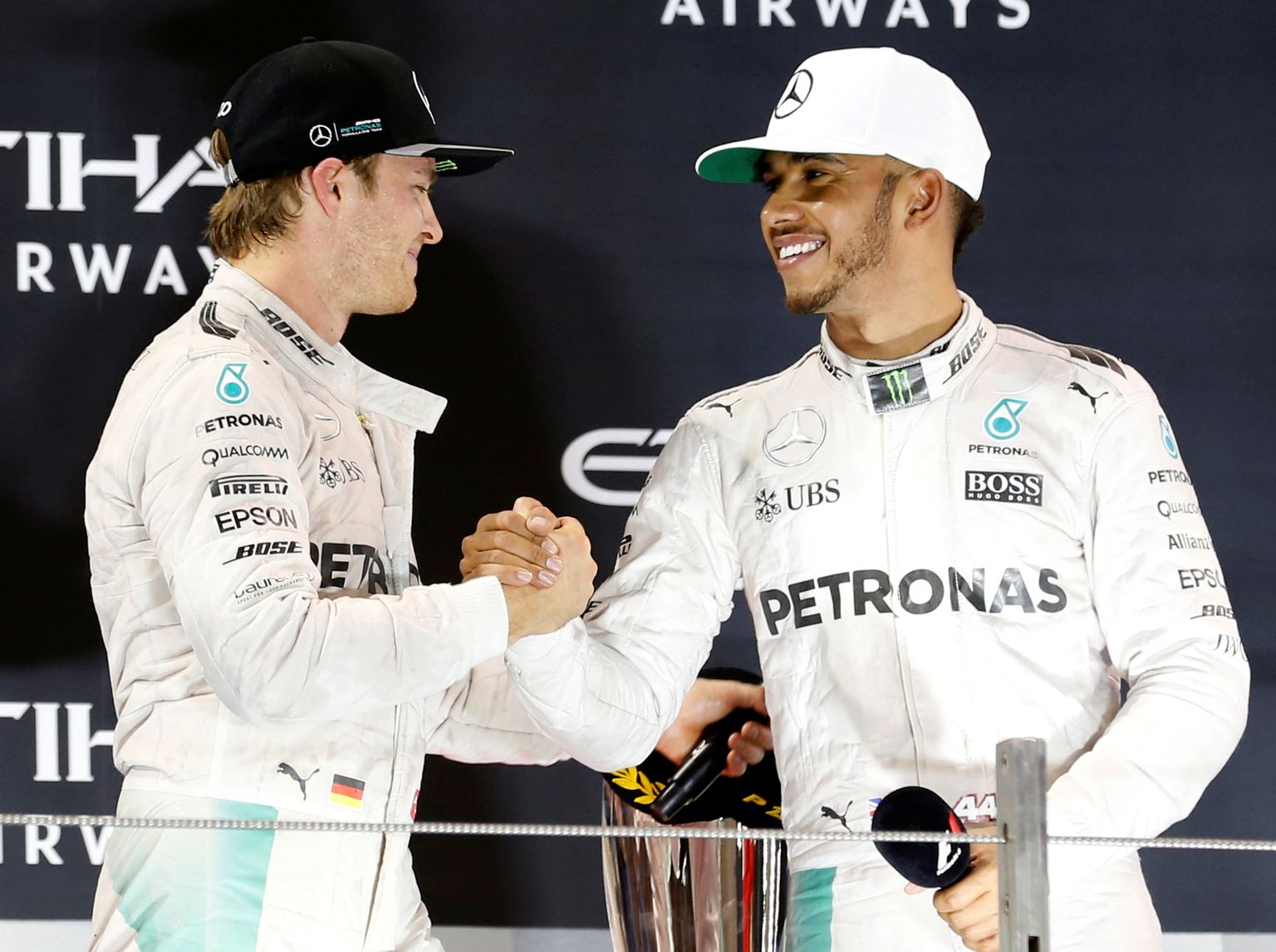 Nico Rosberg (vasakul) ja Lewis Hamilton 2016. aastal.