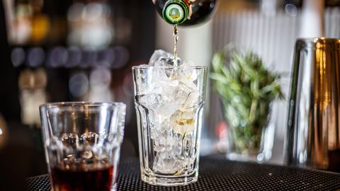 Kui apteegist pakutaks alkoholi kõrvalmõjudega tabletti, ei võtaks seda mitte keegi. Kui apteegist pakutaks alkoholi kõrvalmõjudega tabletti, ei võtaks seda mitte keegi.