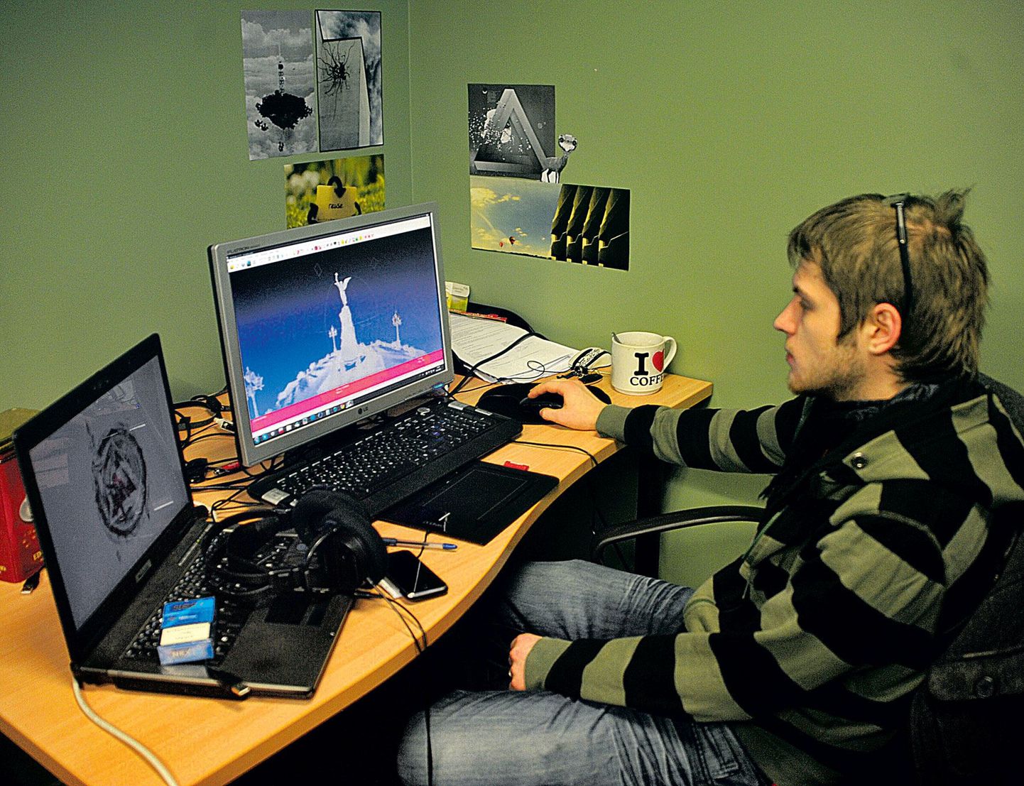 3D Technologies R&D kunstnik Keijo Kraus näitab ette, kuidas käib Russalka kuju modelleerimine.