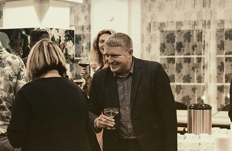 Tänavuse Matsalu loodusfilmide festivali (MAFF) avapeol Lihula kultuurimajas jäi Mikk Pikkmets Pärnu Postimehe fotograafi kaamerasilma ette viimast korda.