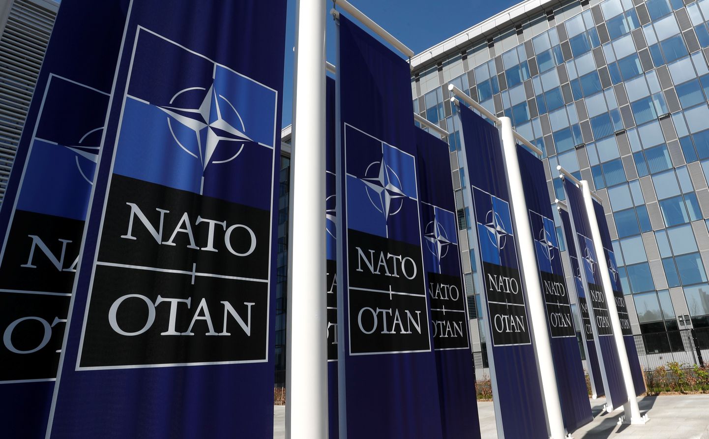 Логотип НАТО.