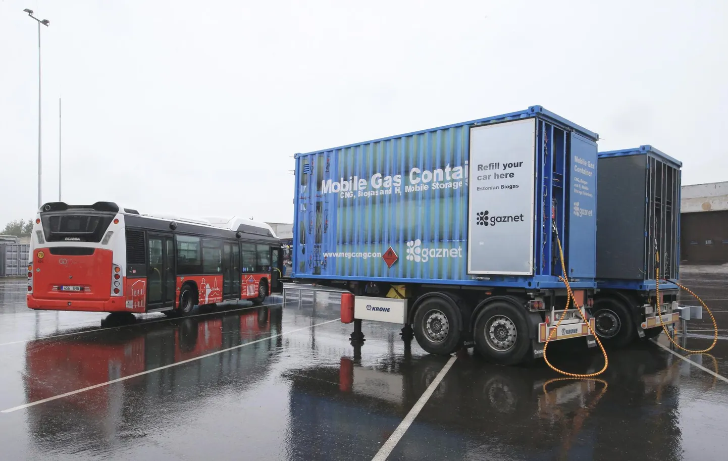 Mobiilne gaasikonteiner Alexela gaasitanklas. Alexelat eristab teistest tanklakettidest see, et nemad on viimastel aastatel väga jõuliselt investeerinud alternatiivkütustesse.
