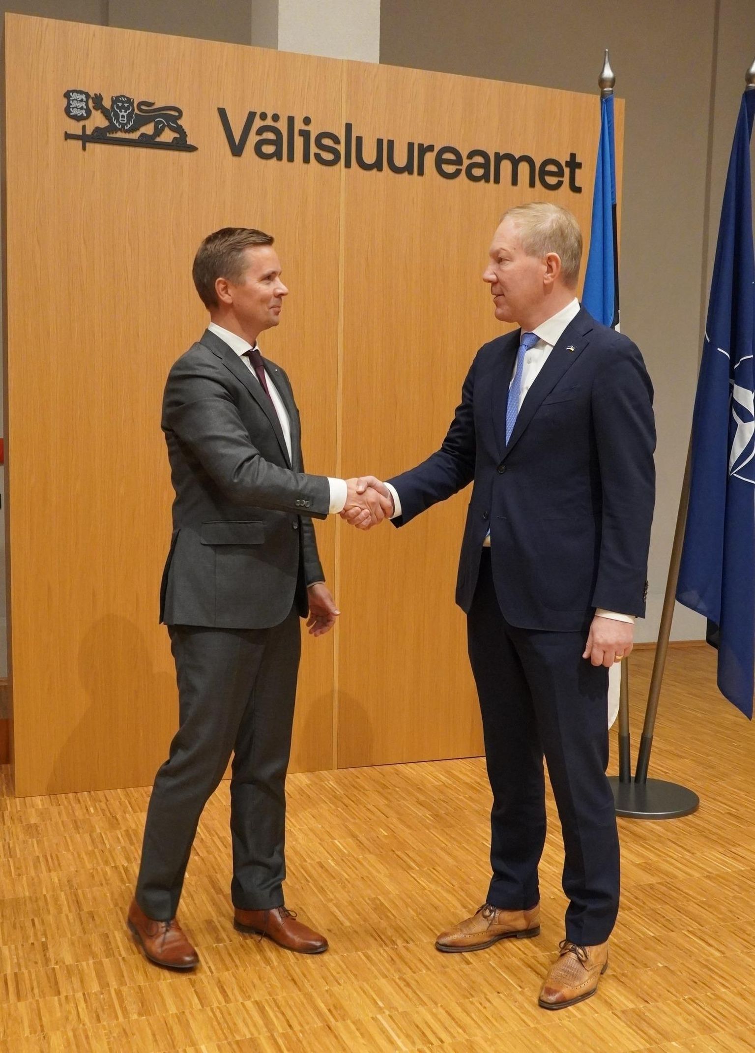 25. oktoober 2022. Marko Mihkelson tänas koostöö eest välisluureameti lahkuvat juhti Mikk Marranit.