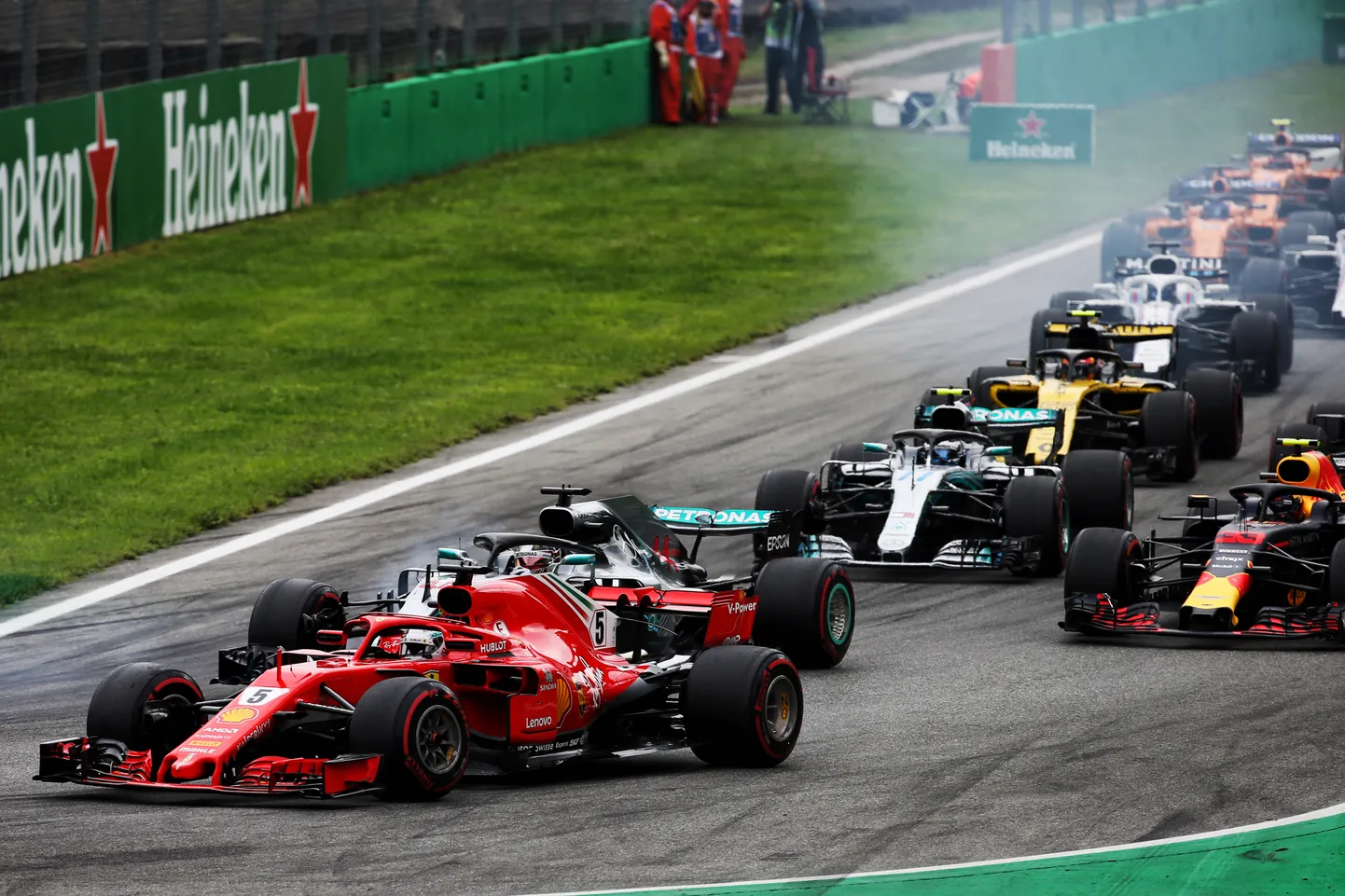 Sebastian Vettel saab punast värvi rehvidega Suzukas väga palju kilomeetreid mõõta. Kas sellest piisab Mercedeste edestamiseks?
