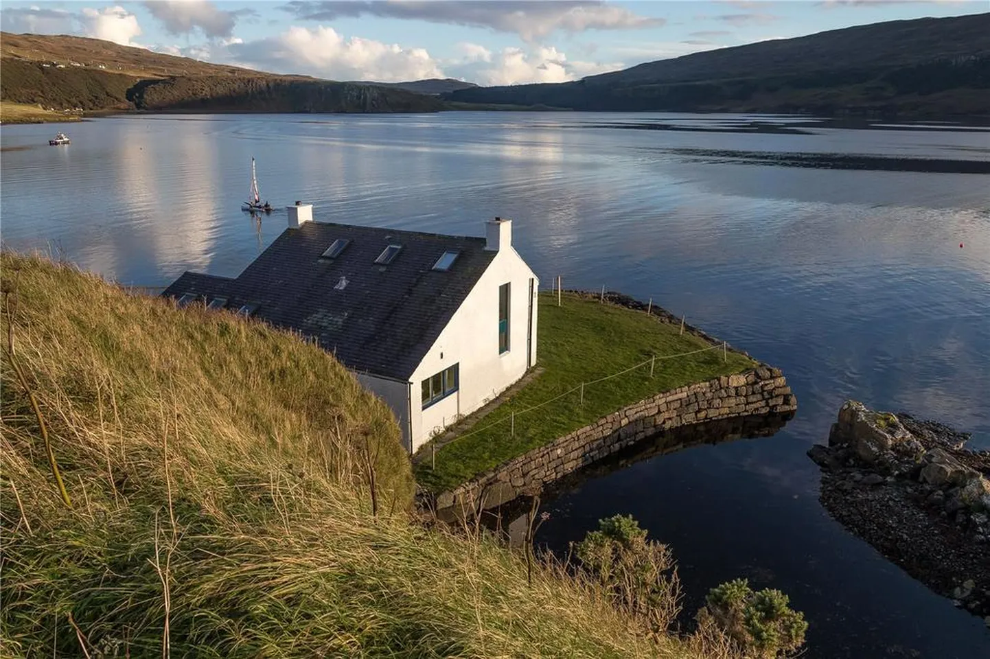 Skye saarel müüa olev maja.