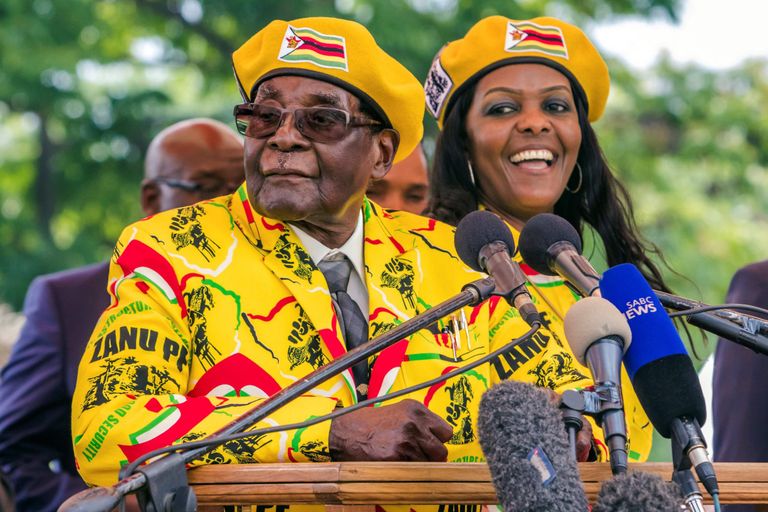 Tagandatud president Robert Mugabe ja esileedi Grace Mugabe.