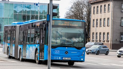 Kooliaasta algab tasuta bussisõiduga