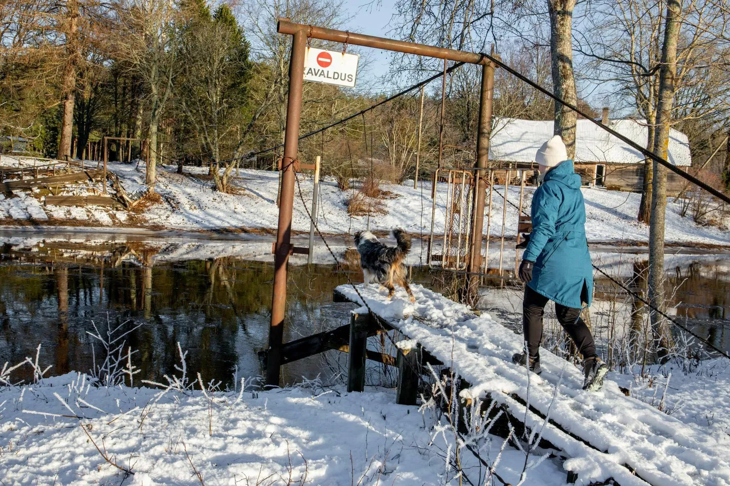 Häädemeeste vallavanem Külliki Kiiver ütles, et silla kasutamise asjus Häädemeeste vallal elanikega kokkulepped puuduvad.