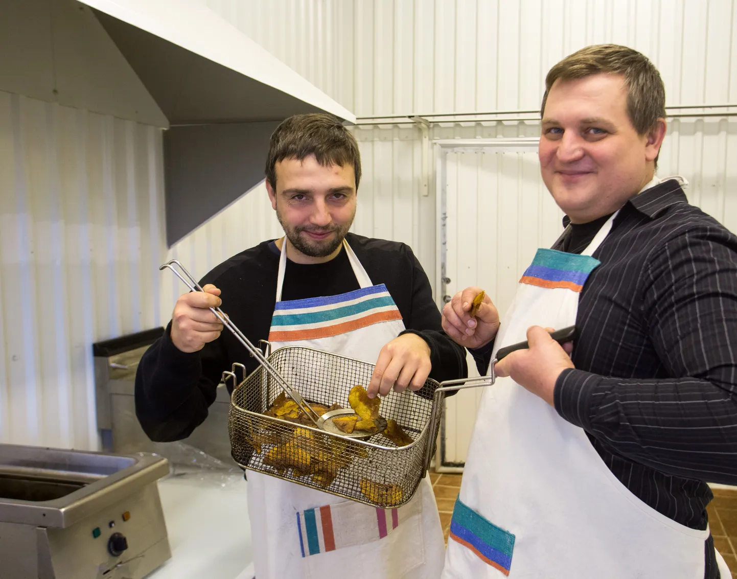 Kui pooleteise aasta eest sai Mulgi krõpse peamiselt laadalt või taluturult, siis nüüd on mustad pakendid müügil Coopi poodides üle Eesti. Peagi on krõpsutootjatelt oodata sarnastes pakkides kiirsuppe.