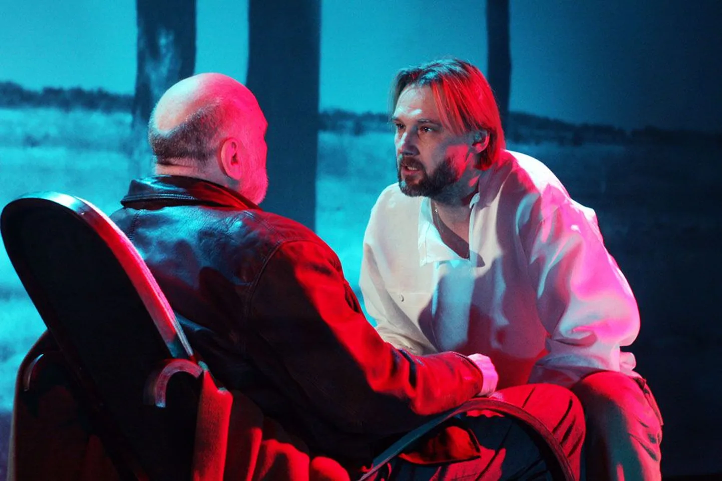 Leonid Ševtsov ja Aleksandr Ivaškevitš Ilmar Taska Tarkovski-ainelises lavastuses «Üks suveöö Rootsis» Vene Teatris.