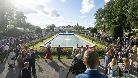 ANDRES KRAAS ⟩ Rahval pole vaja õukondlikku ripatsit! Presidendi tingeltangli pealt tuleks koomale tõmmata