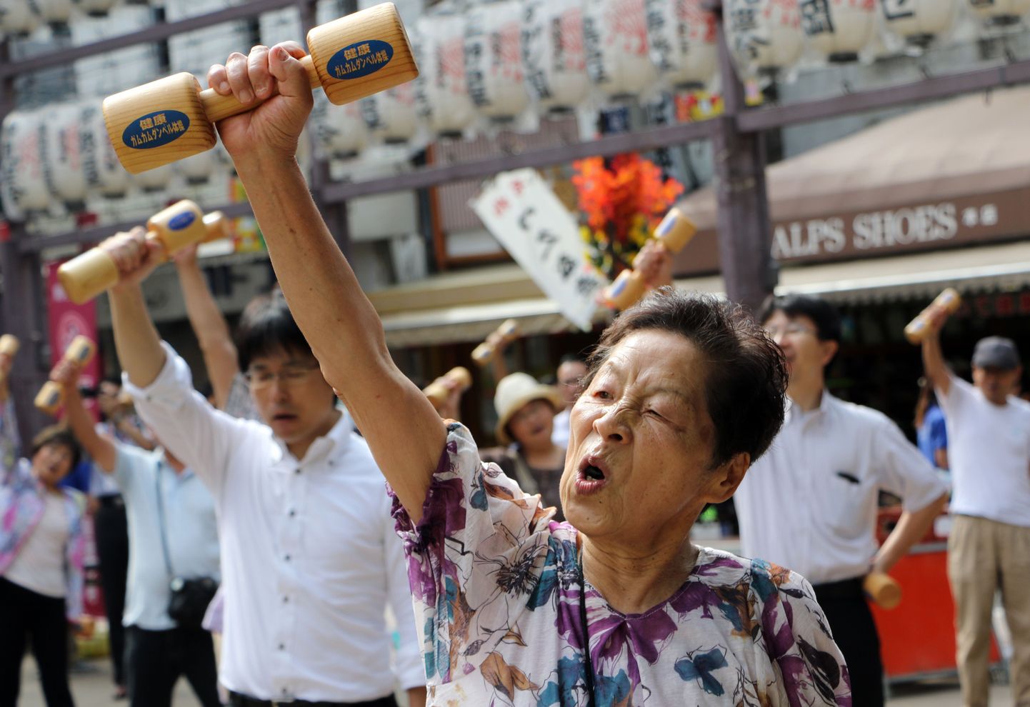 Iga neljas jaapanlane 127miljonilisest elanikkonnast on üle 65 aasta vana, 2035. aastaks isegi iga kolmas.