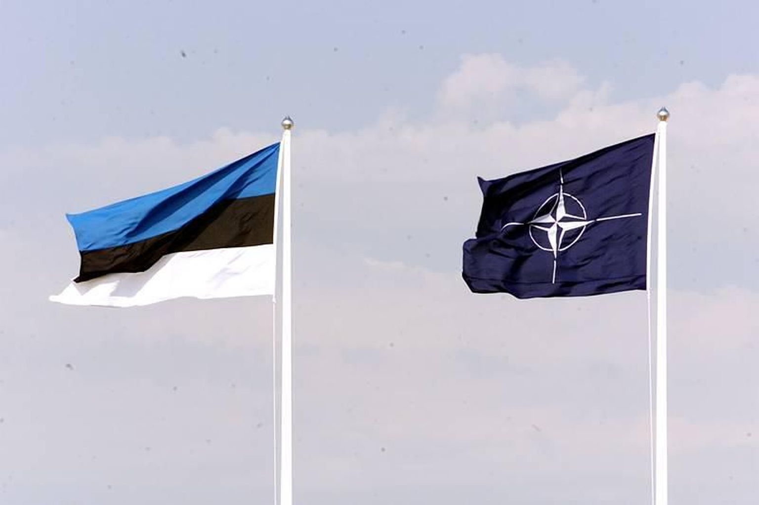 Eesti ja NATO lipud
