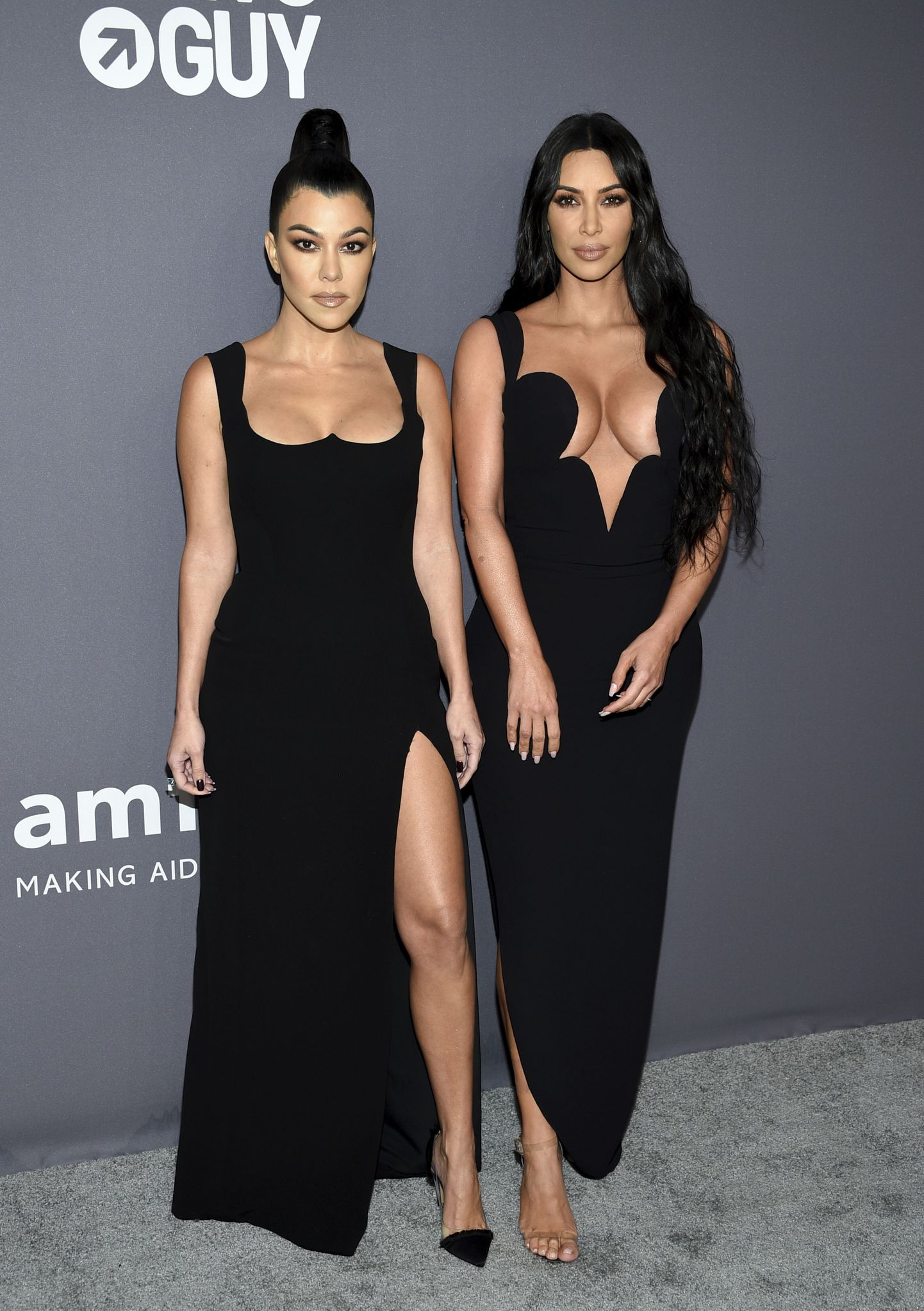 Tõsielusarja tähed Kourtney Kardashian (vasakul) ja Kim Kardashian West, veebruar 2019.