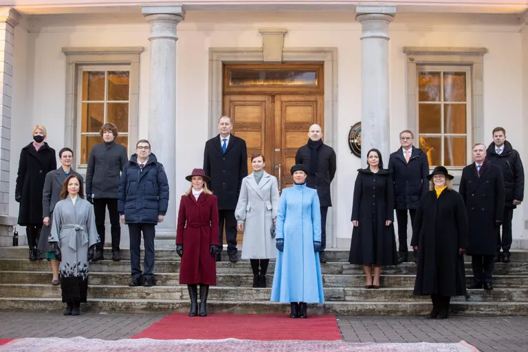 President Kersti Kaljulaid nimetas ametisse Kaja Kallase juhitava valitsuse. 26. jaanuaril 2021. Valitsusel sai sada kriitikavaba päeva läbi 5. mail.
