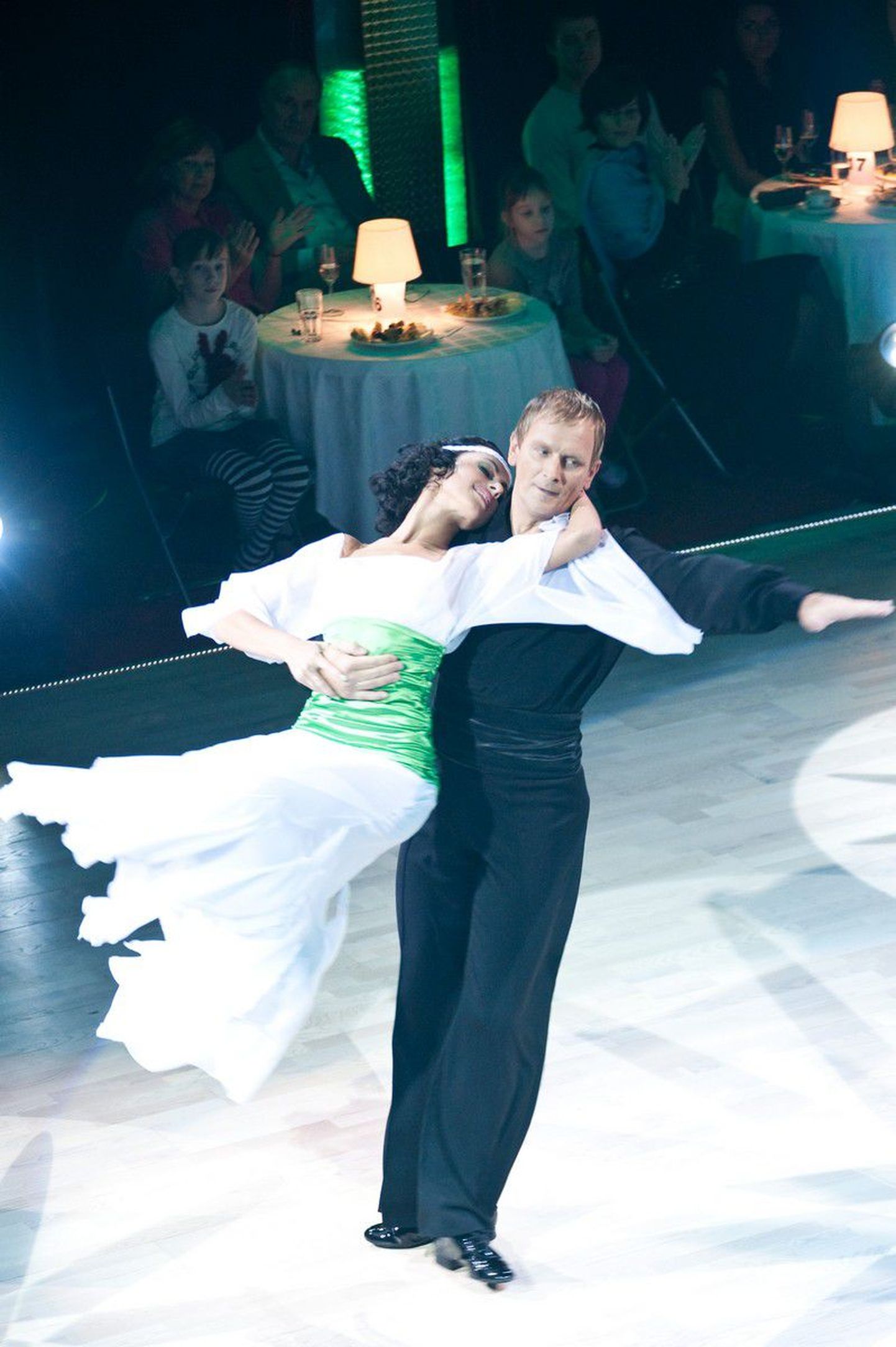 Tantsud tähtedega teine saade - Tarmo Kruusimäe ja Karin Lillemaa