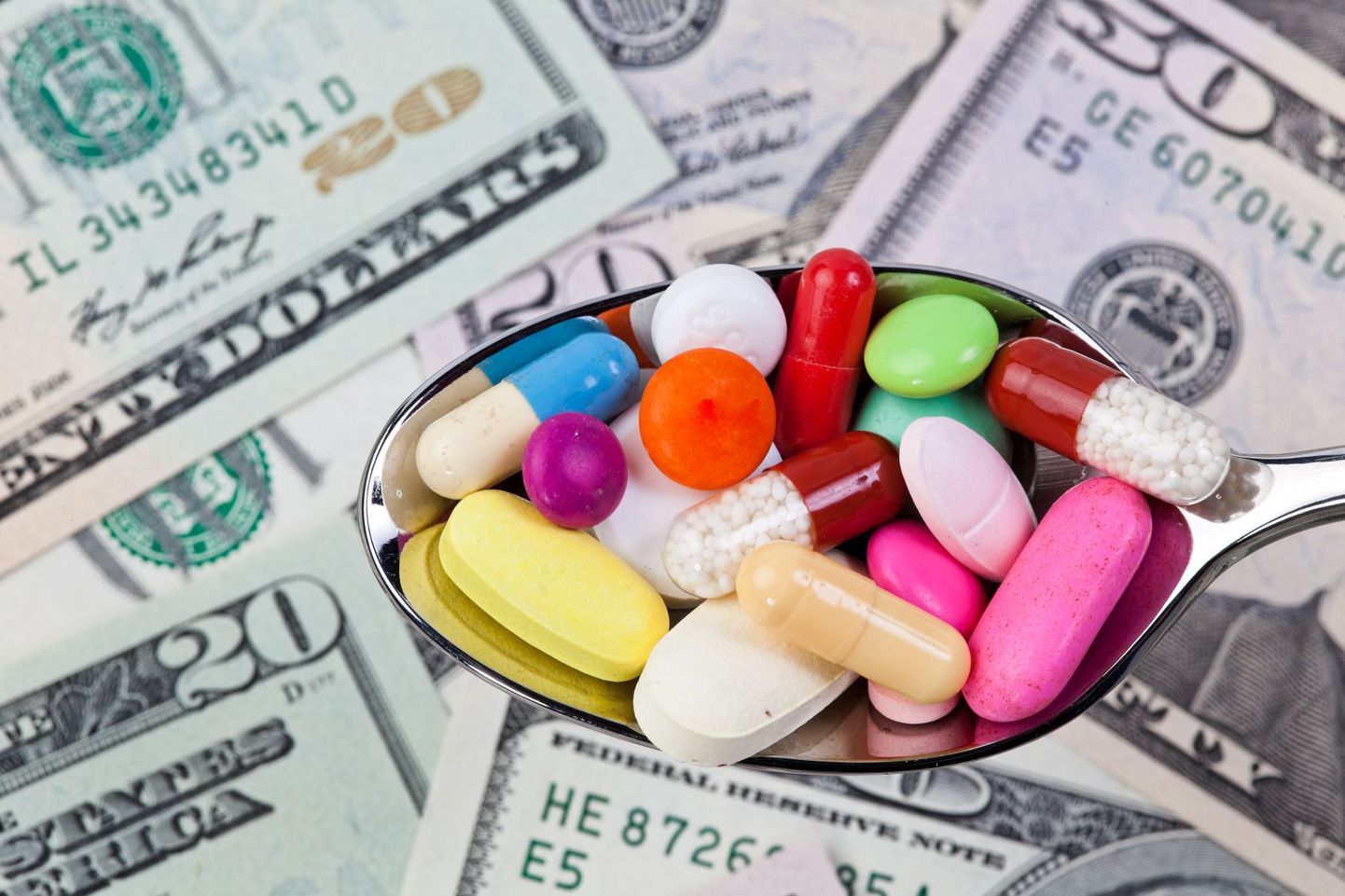 Võltsitud ravimite äris liiguvad suured summad.