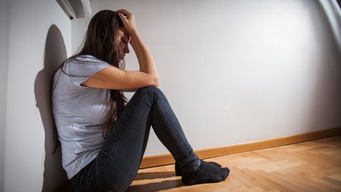 Inimene võib hakata vältima neid kohti, kus sündmus toimus ning kaasneda võib emotsionaalne tuimenemine. Inimene võib hakata vältima neid kohti, kus sündmus toimus ning kaasneda võib emotsionaalne tuimenemine.