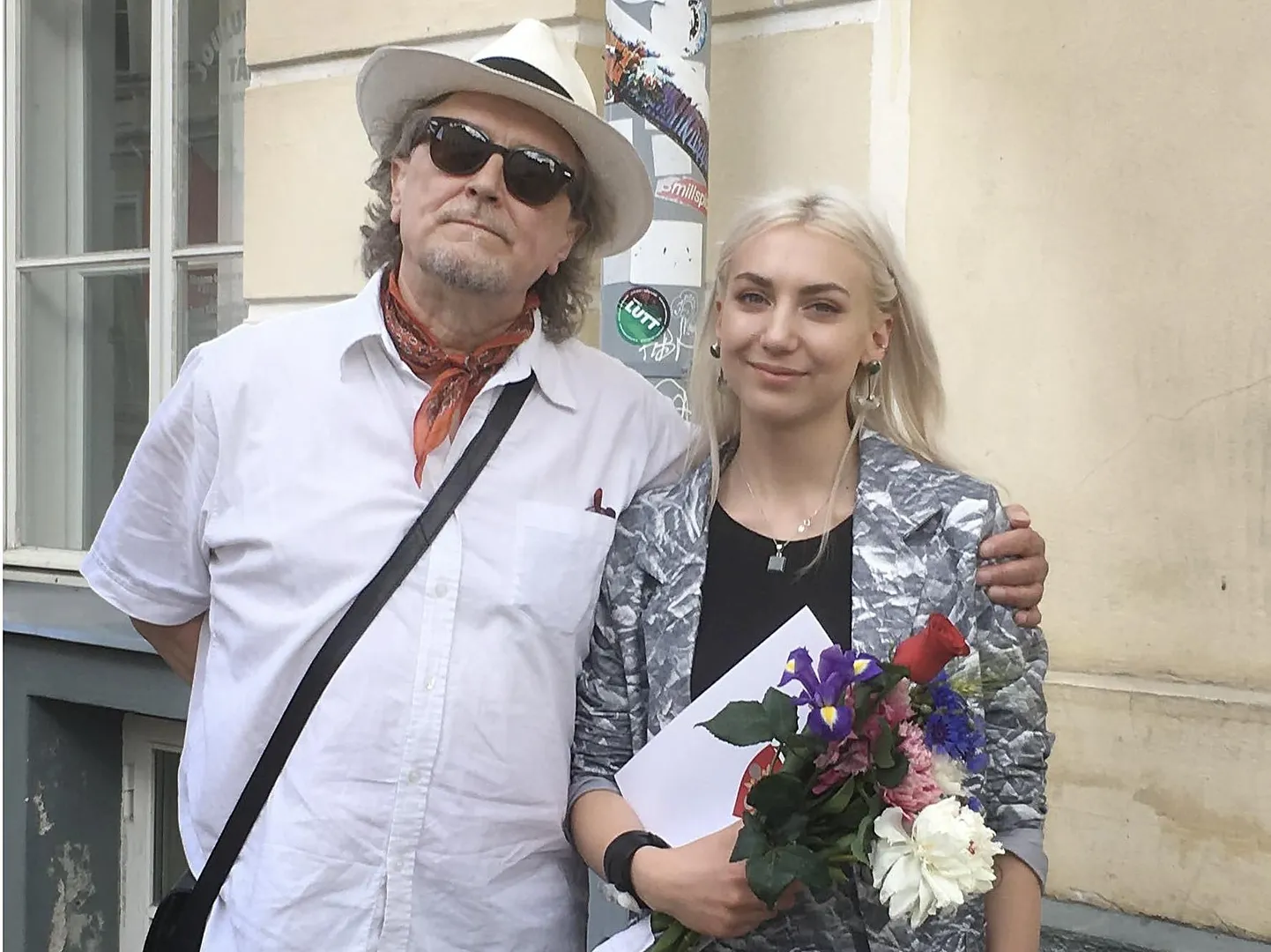 Iris Peil vanalinna hariduskolleegiumi lõpetamisel koos oma isa Riho Sibulaga.