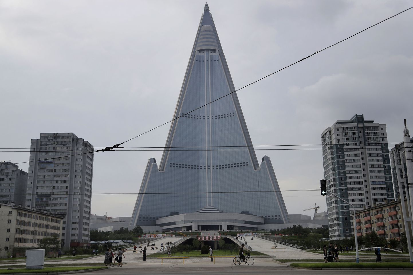 Põhja-korea pealinnas Pyongyangis vastavatud kümnekorruseliene hotell.