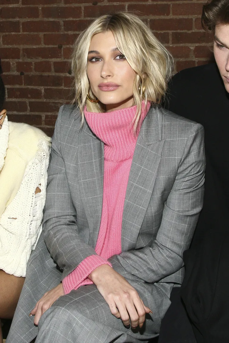 Hailey Bieber.