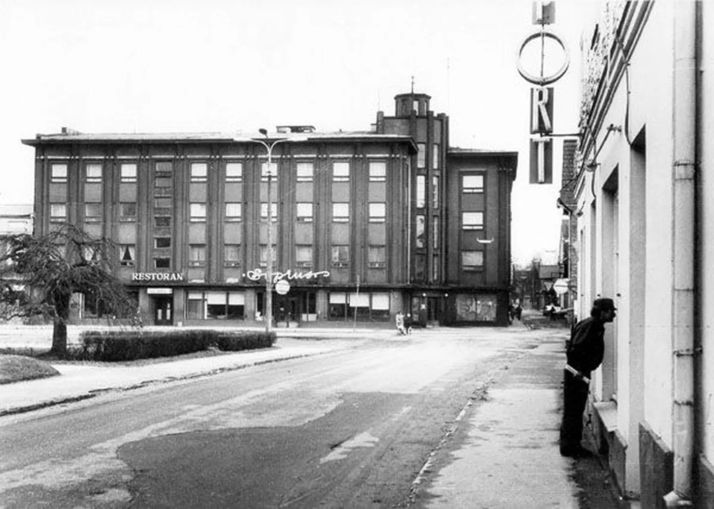 Munitsipaalasutus Viljandi Hotell 1992. aastal.