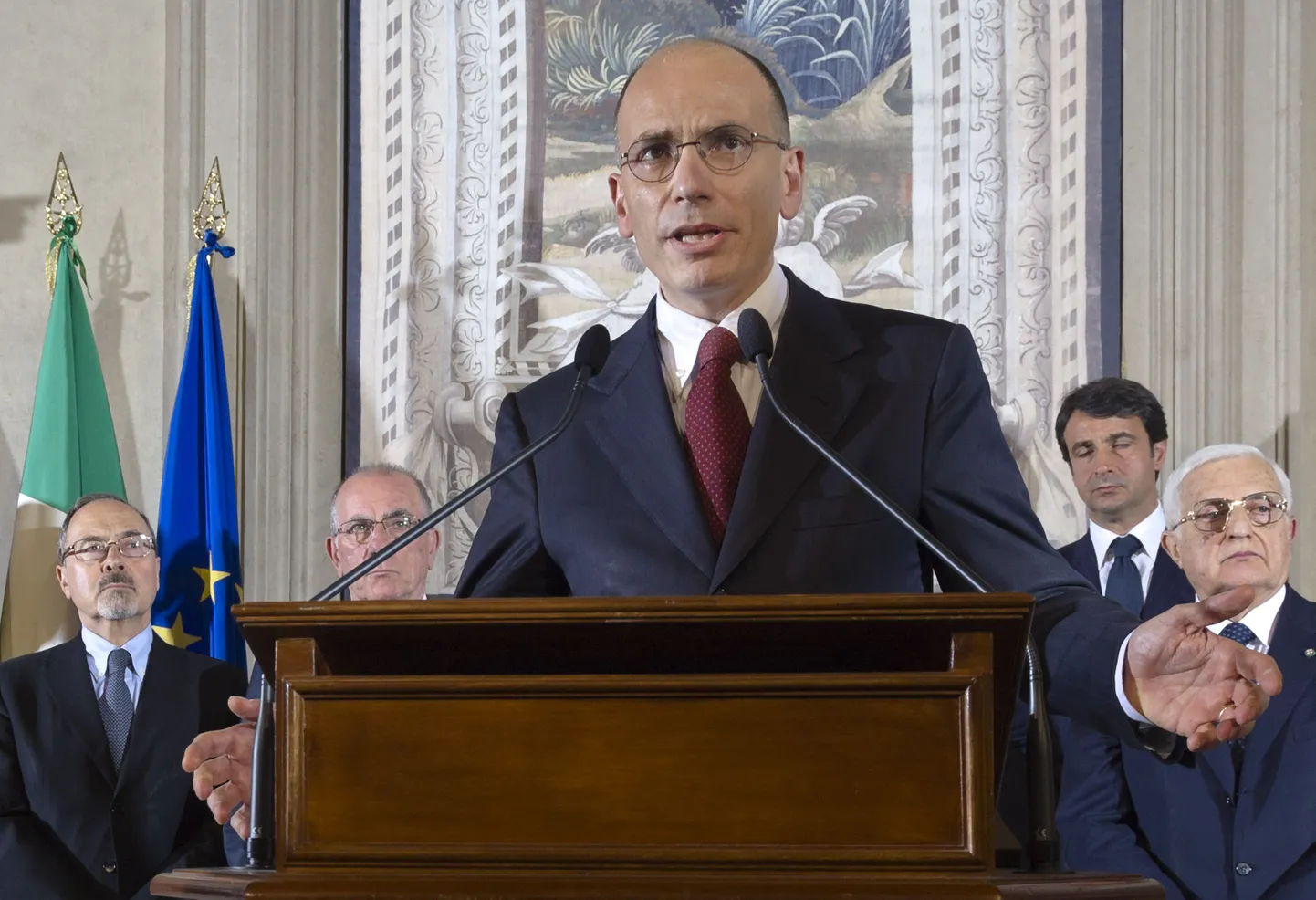 Enrico Letta teatab uuest valitsusest.