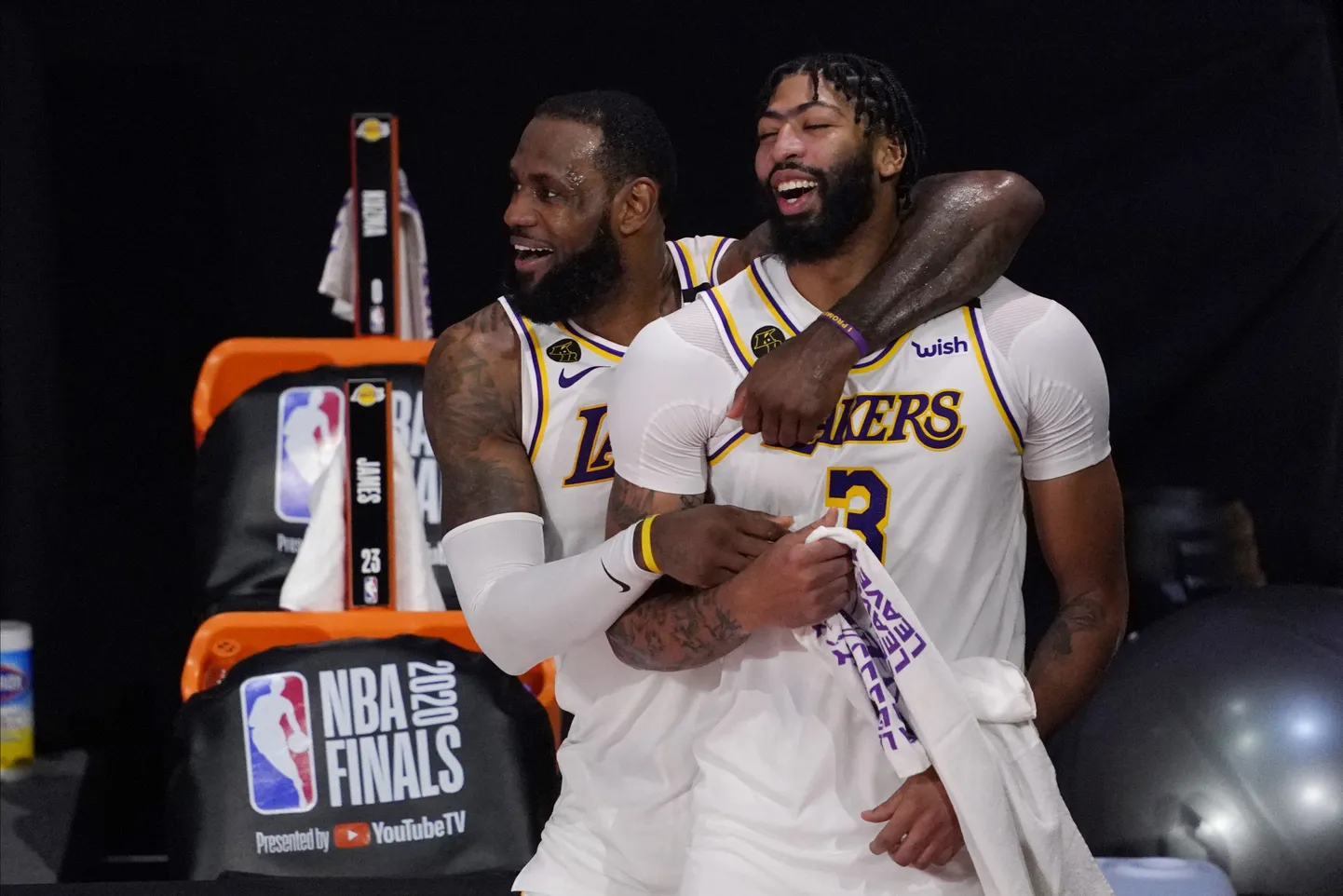 Rich Pauli edukaimad kliendid LeBron James (vasakul) ja Anthony Davis.