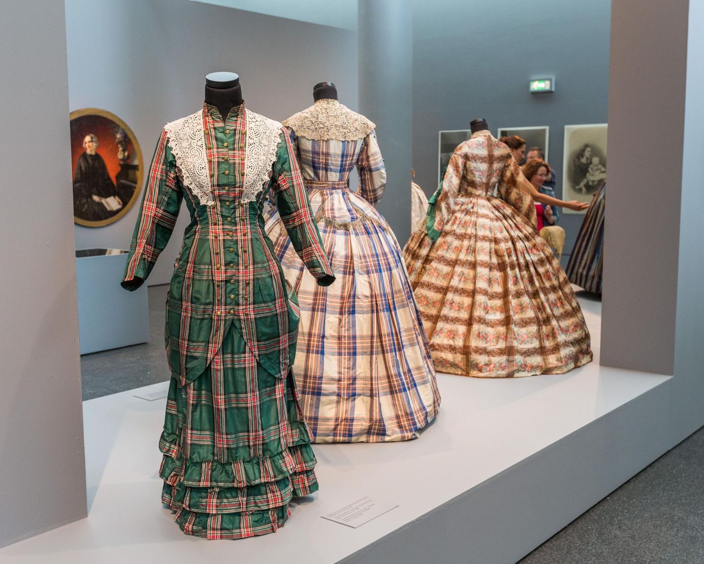 Kleidid Venemaa moeajaloolase Aleksandr Vassiljevi kogust olid 2016. aastal näitusel Kumus.