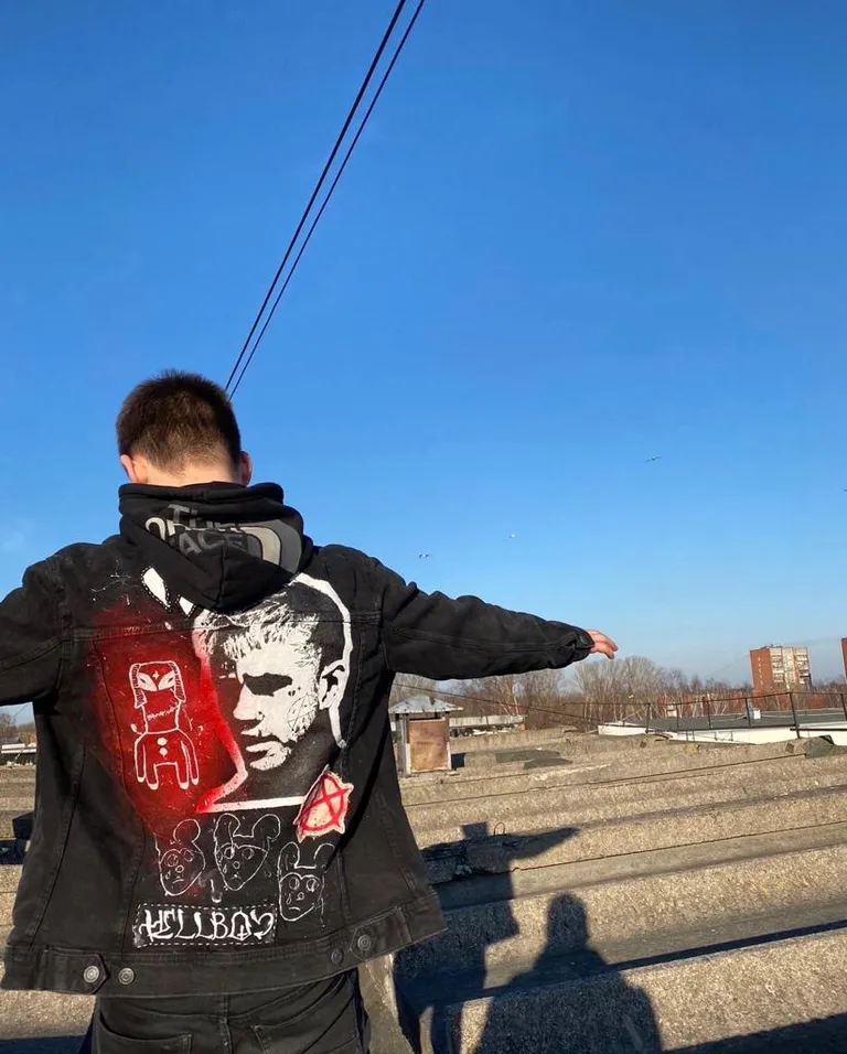 На фото не Егор, его работа